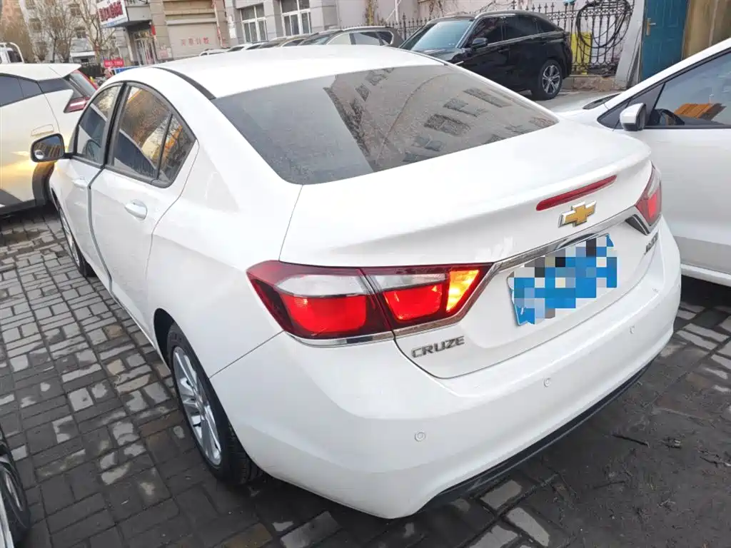 Chevrolet Cruze 2016 1.5L Automatic Fashion Sunroof Edition фото 5