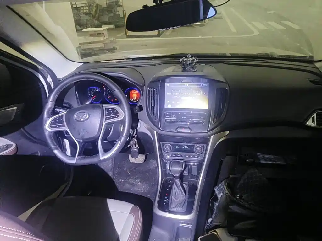 BAIC Huansu S5 2018 2017 1.3T CVT Luxury