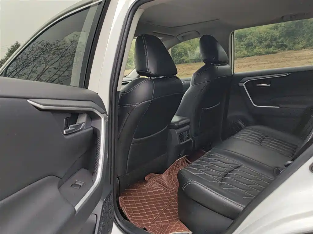 Toyota RAV4 Rongfang 2020 Hybrid 2.5L E-CVT 2WD Elite Edition фото 5