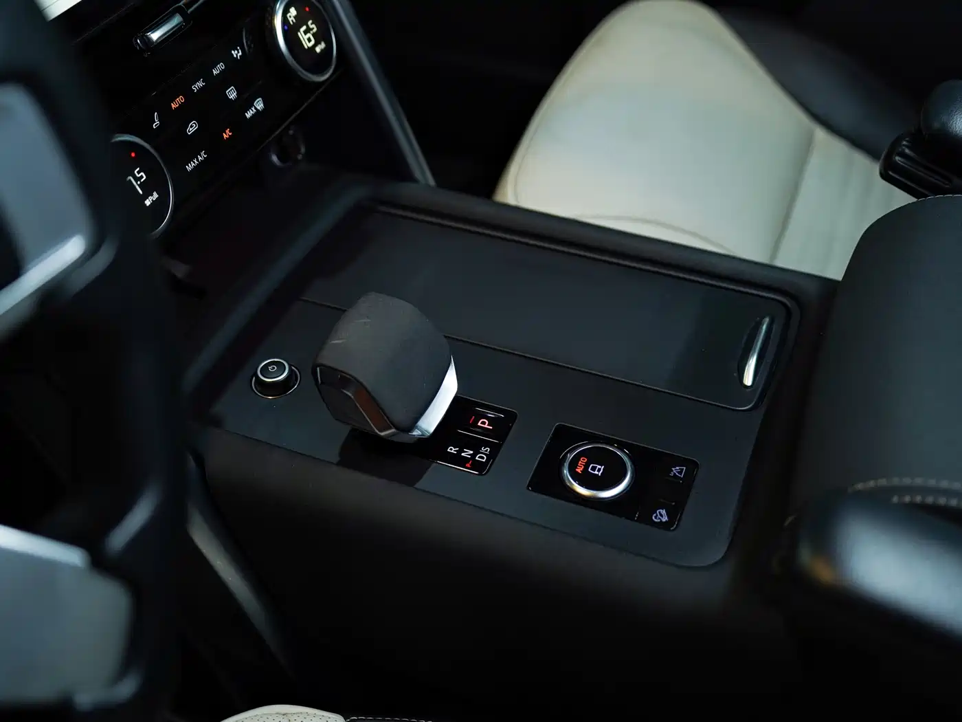 Land Rover Discovery 2023 360PS R-Dynamic S фото 13
