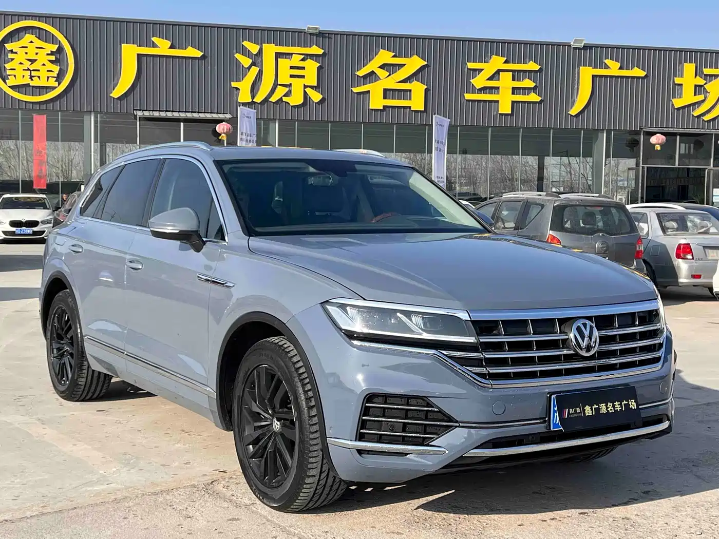 VOLKSWAGEN TOUAREG