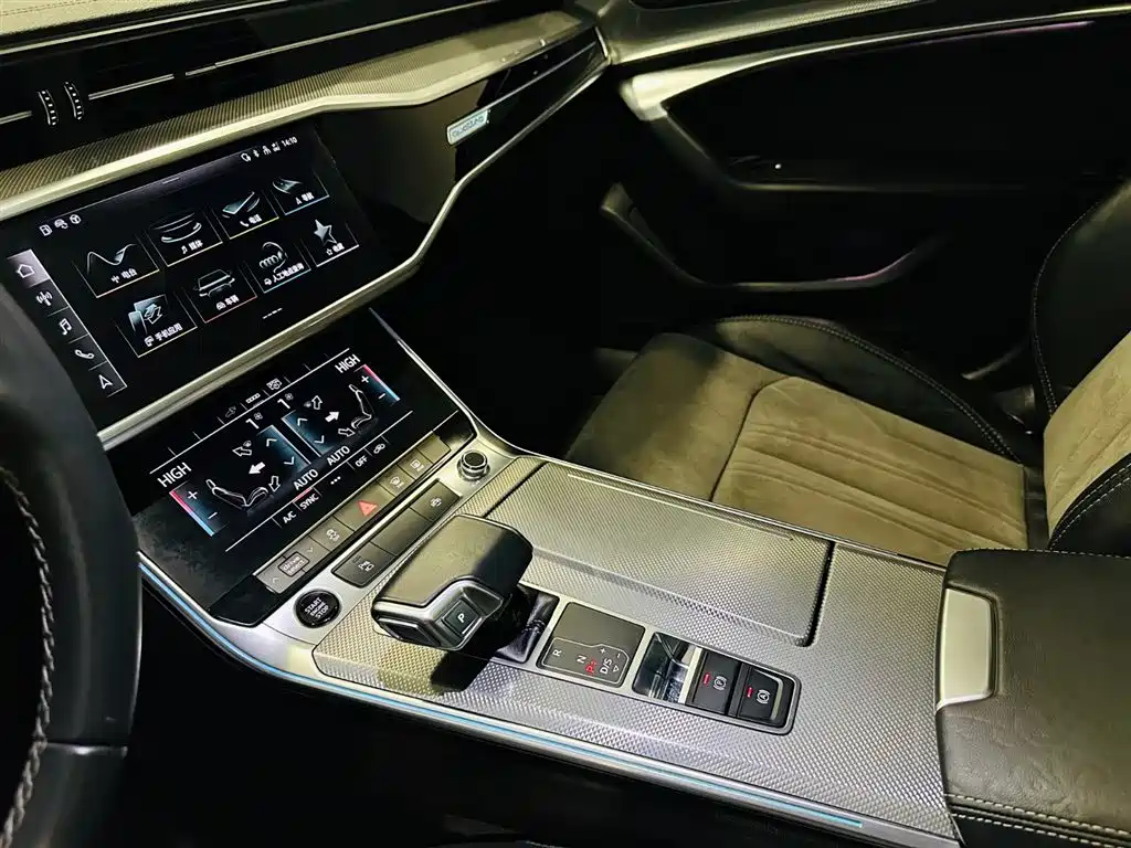 Audi A6L New Energy 2020 55 TFSI e quattro фото 11