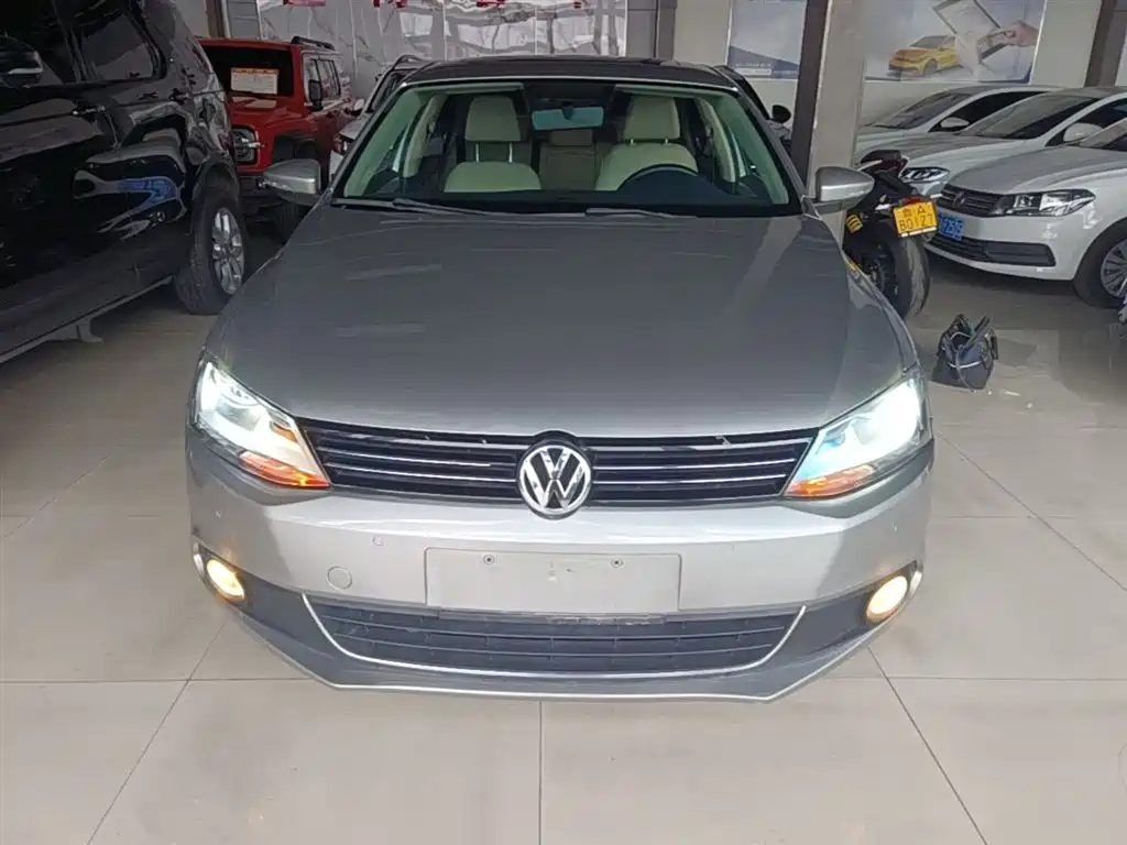 Volkswagen Sagitar 2014 Facelift 1.4TSI Automatic Luxury фото 3