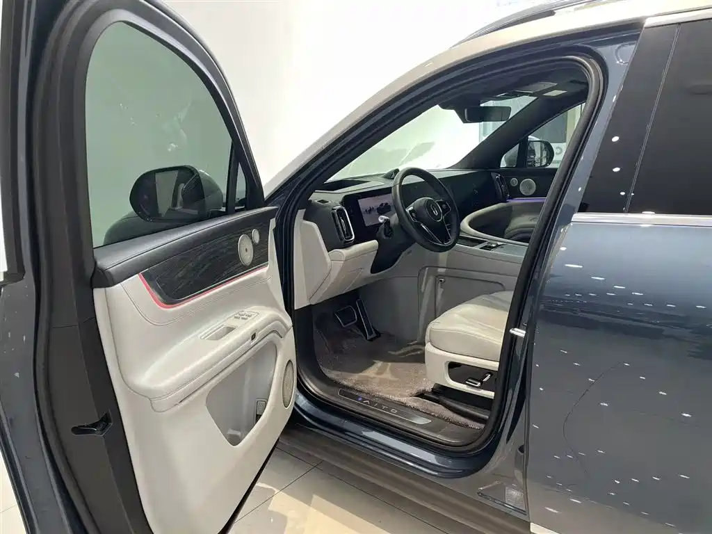 AITO Wenjie AITO M9 2024 Extended Range Ultra 42kWh 6-Seater фото 12