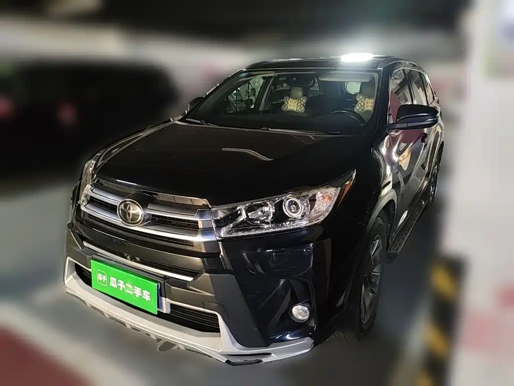 Фото 1 - Toyota Highlander