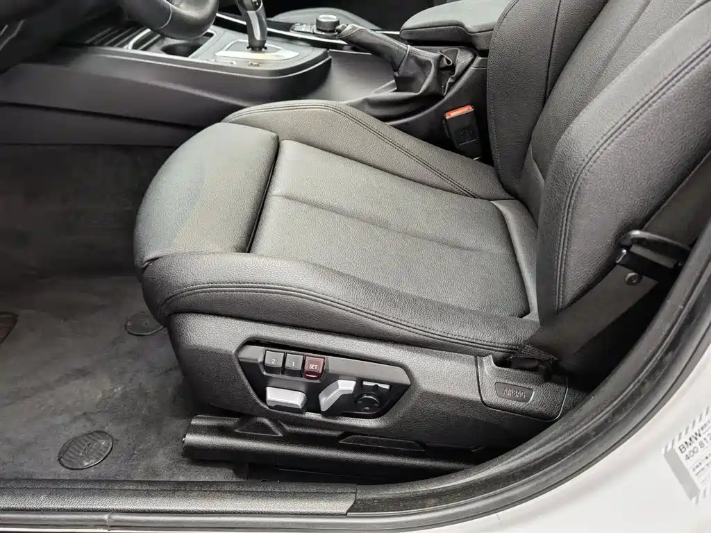 BMW 3 Series GT 2018 320i Fashion фото 20