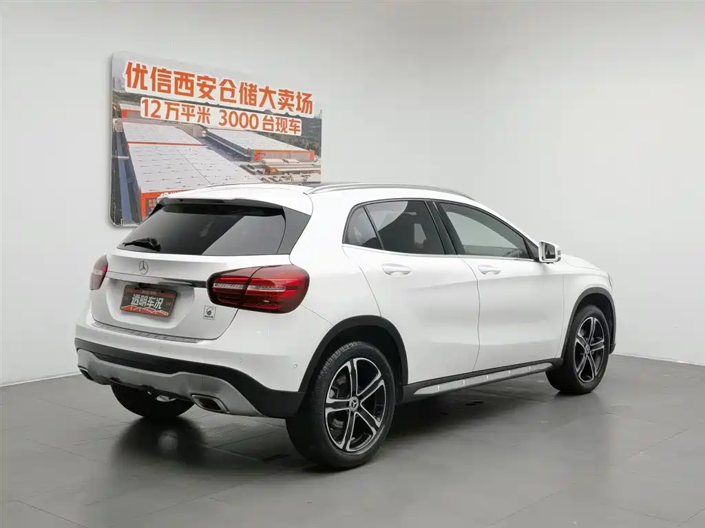 Mercedes-Benz GLA 2018 GLA 200 Fashion фото 2