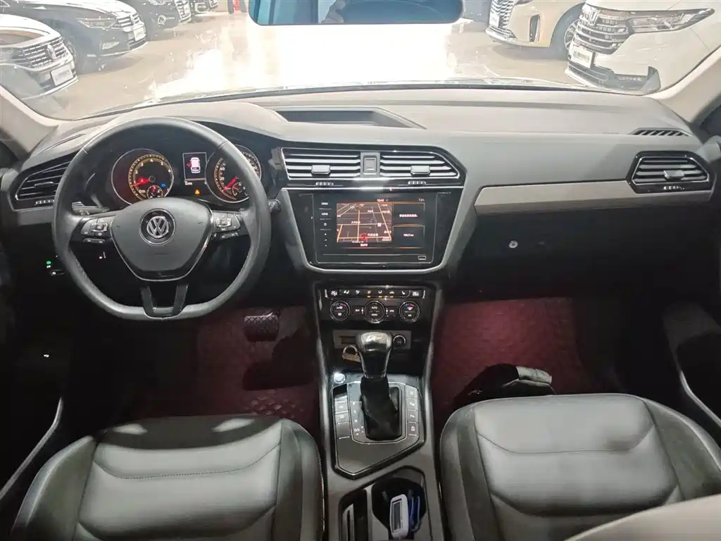 Volkswagen Tiguan L 2019 Facelift 330TSI Auto 2WD Smart Luxury China VI фото 10