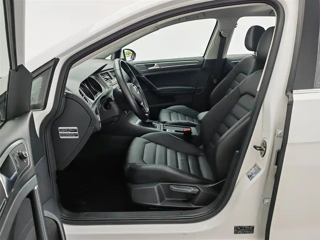 Volkswagen Golf 2015 1.6L Automatic Comfort фото 10