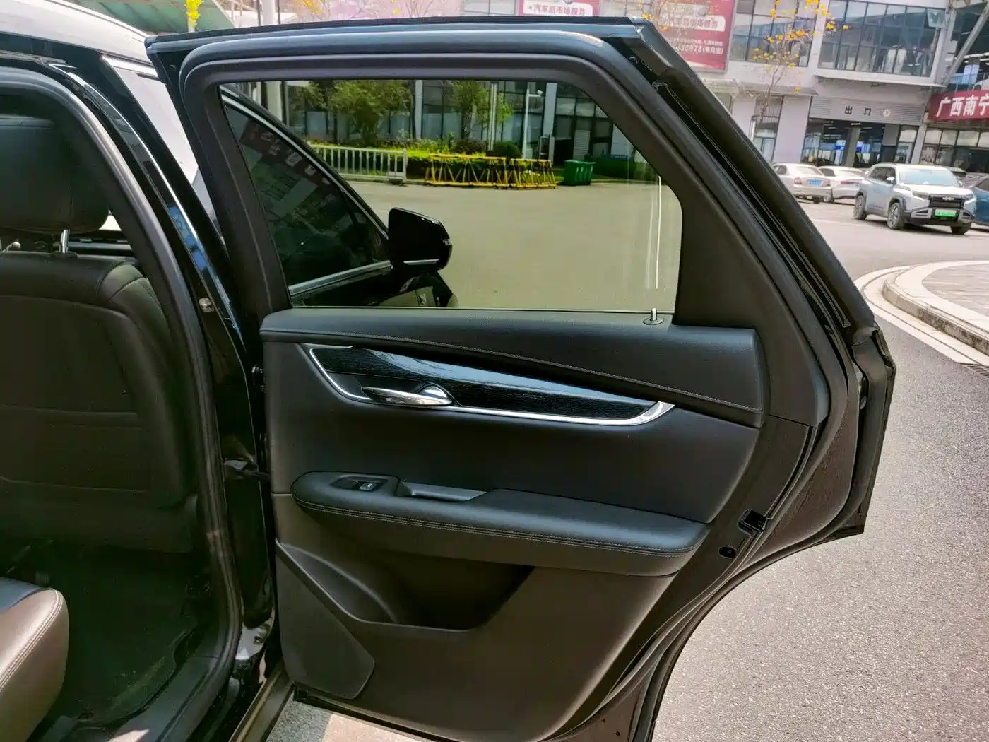Cadillac XT5 2022 2.0T 2WD Luxury фото 32