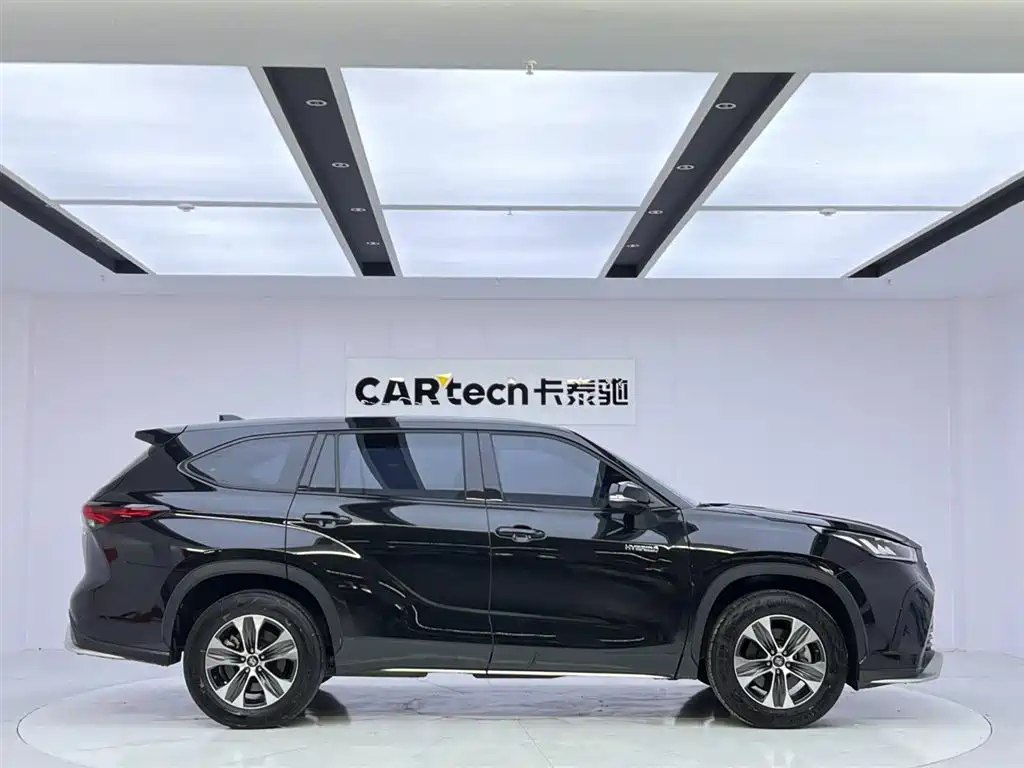 Toyota Crown Kluger 2023 2.5L HEV AWD Elite Edition фото 6