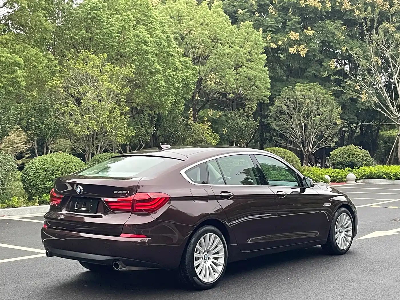 BMW 5 Series GT 2014 535i Leading фото 15