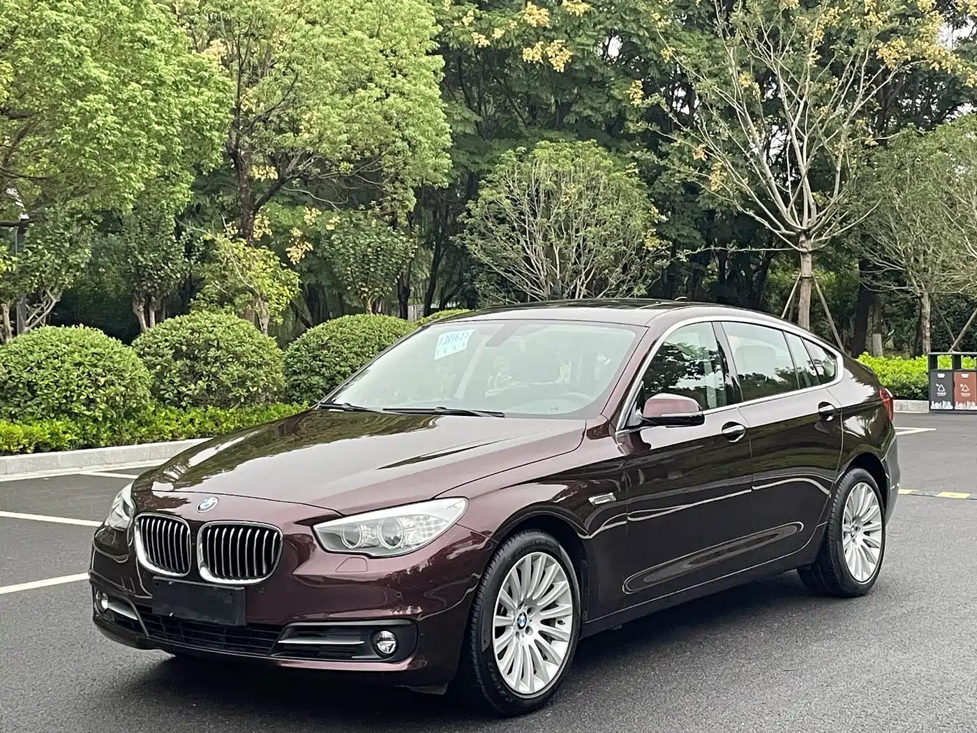 BMW 5 Series GT 2014 535i Leading