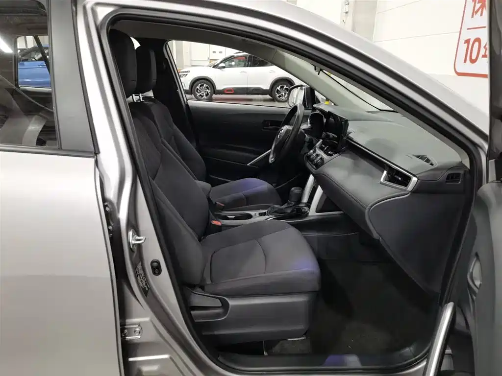 Toyota Corolla Cross 2024 Model 2.0L Pioneer Edition фото 23