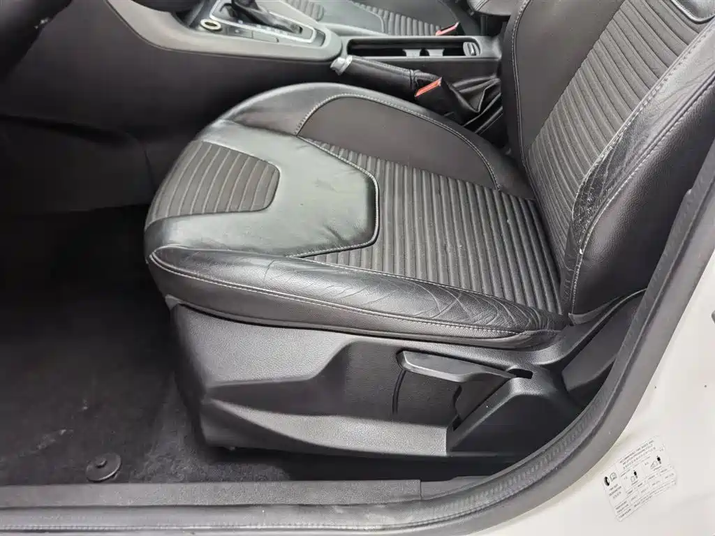 Ford Focus 2015 Hatchback EcoBoost 180 Automatic Sport фото 20