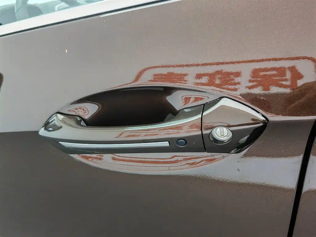 GAC Trumpchi Trumpchi GS5 Super 2016 2.0L Auto 2WD Anniversary Edition фото 18