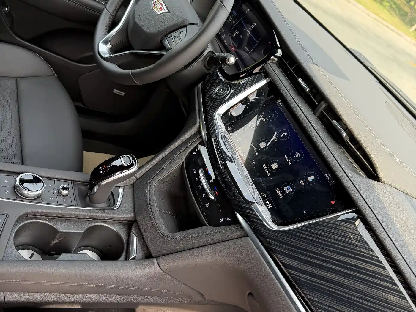 CADILLAC XT6