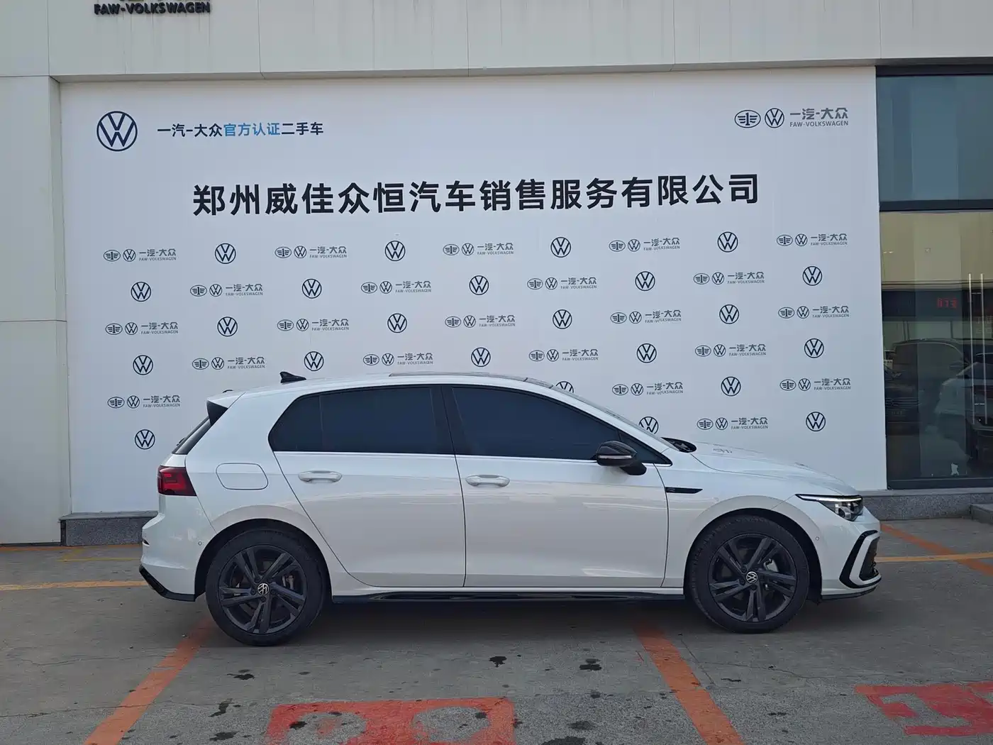 Volkswagen Golf 2023 280TSI DSG R-Line Lite фото 9