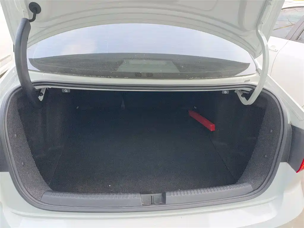Volkswagen Sagitar 2015 230TSI Automatic Comfort фото 19