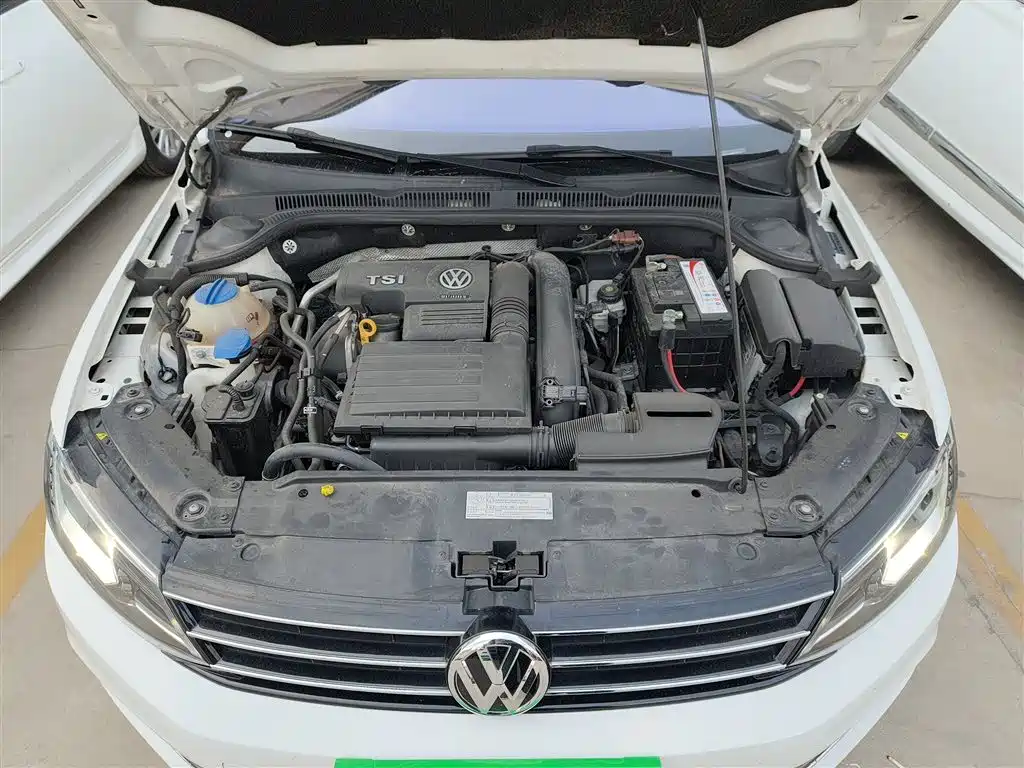 Volkswagen Sagitar 2015 230TSI Automatic Comfort фото 20