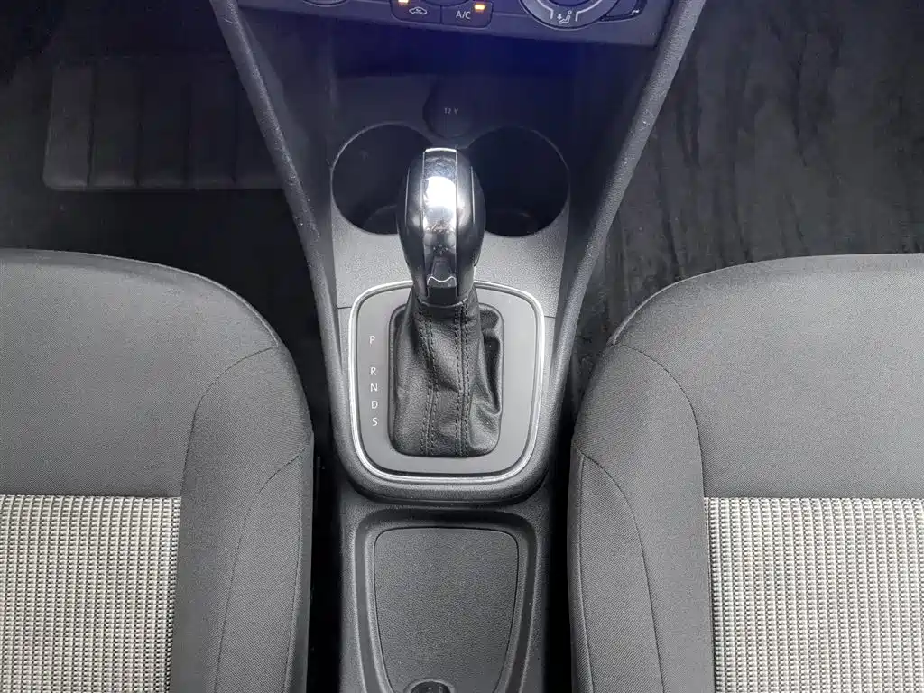 Volkswagen Polo 2018 1.5L Auto Safe Drive фото 13
