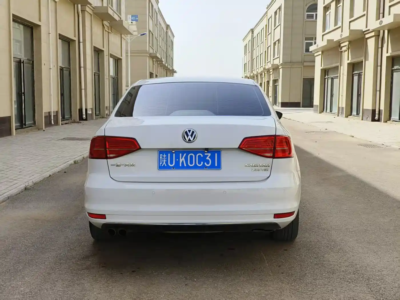 Volkswagen Sagitar 2017 230TSI Automatic Luxury фото 8