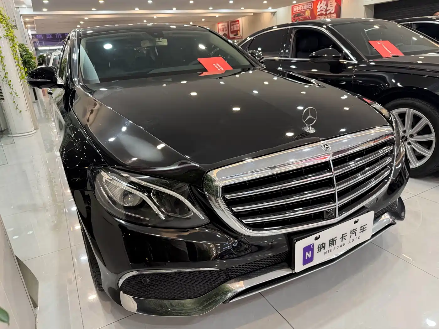 Фото 3 - Mercedes-Benz E-Class