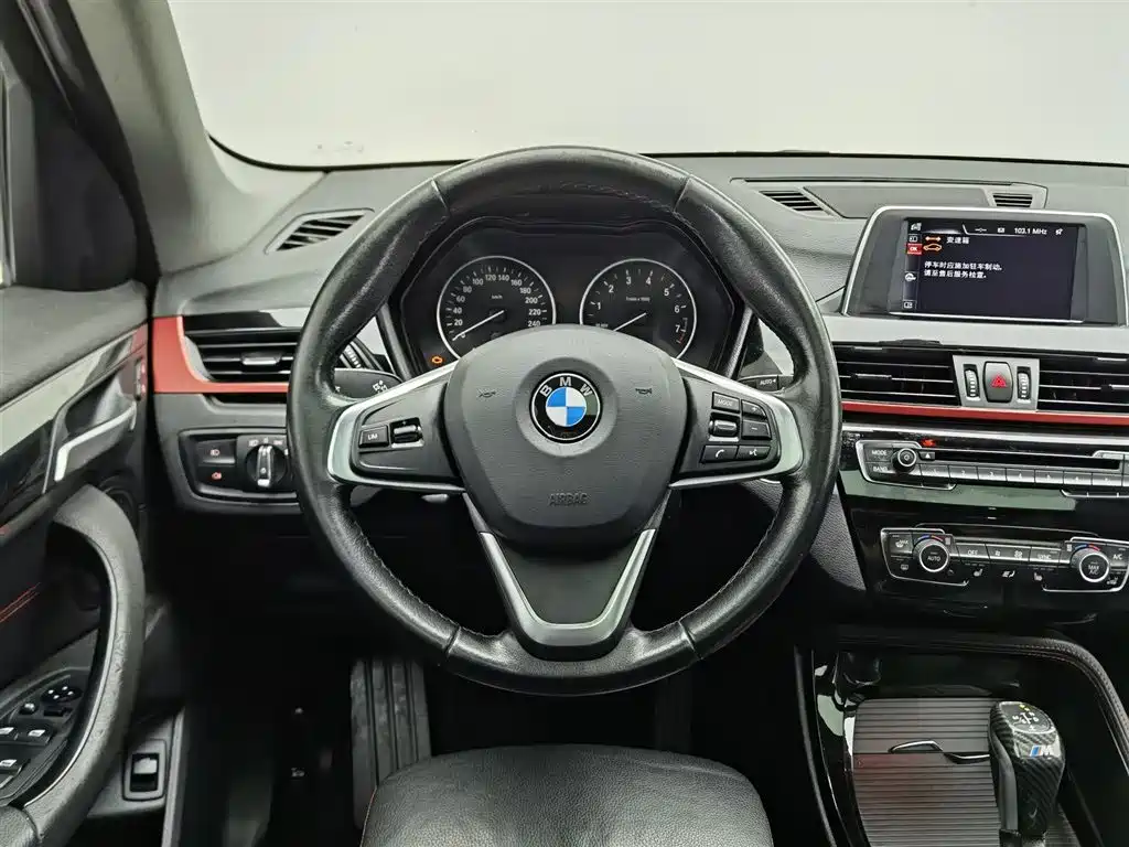 BMW X1 2016 sDrive20Li Luxury Model фото 11