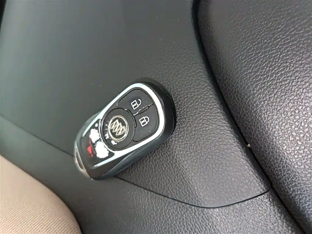 Buick GL8 2017 ES 28T Luxury China V фото 9