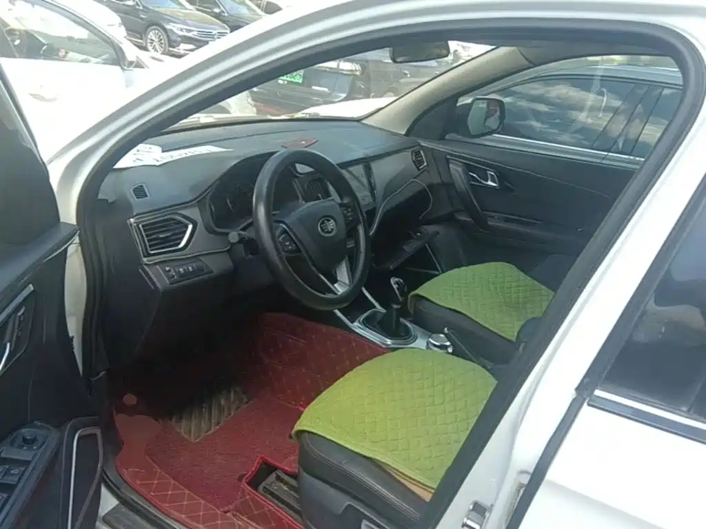 FAW Senya R7 2017 2016 1.6L Manual Luxury
