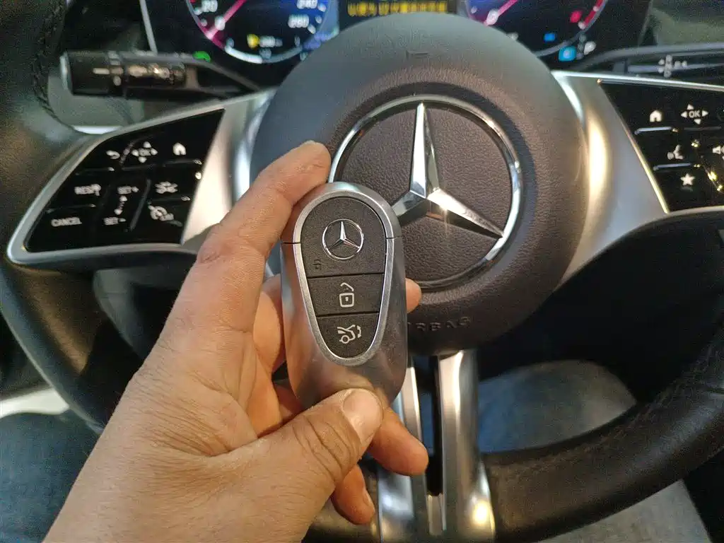 Mercedes-Benz GLC 2023 GLC 260 L 4MATIC Dynamic 7-Seater фото 17