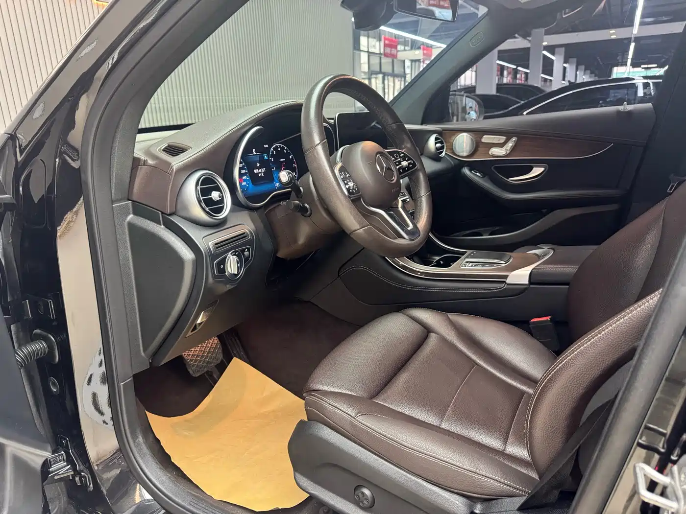 Mercedes-Benz GLC 2021 GLC 300 L 4MATIC Sporty фото 12