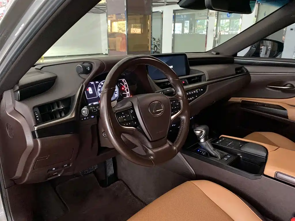 Lexus ES 2020 200 Excellence фото 11