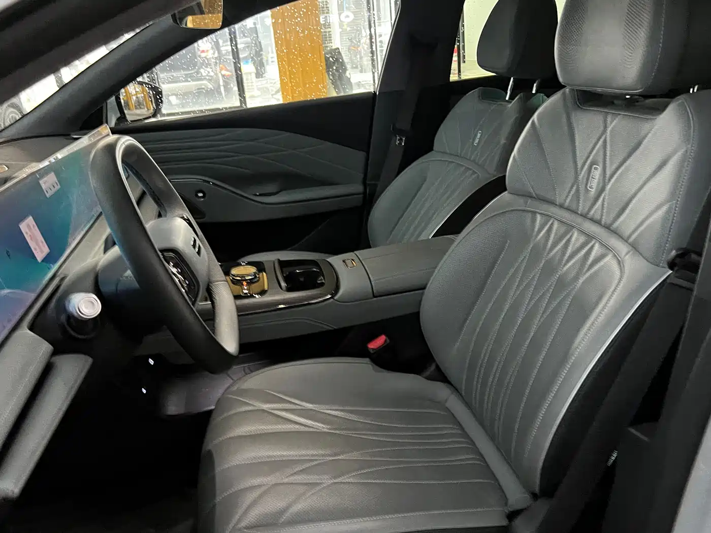Geely Galaxy Galaxy E8 2025 700km Long Voyage Smart Drive Edition фото 12