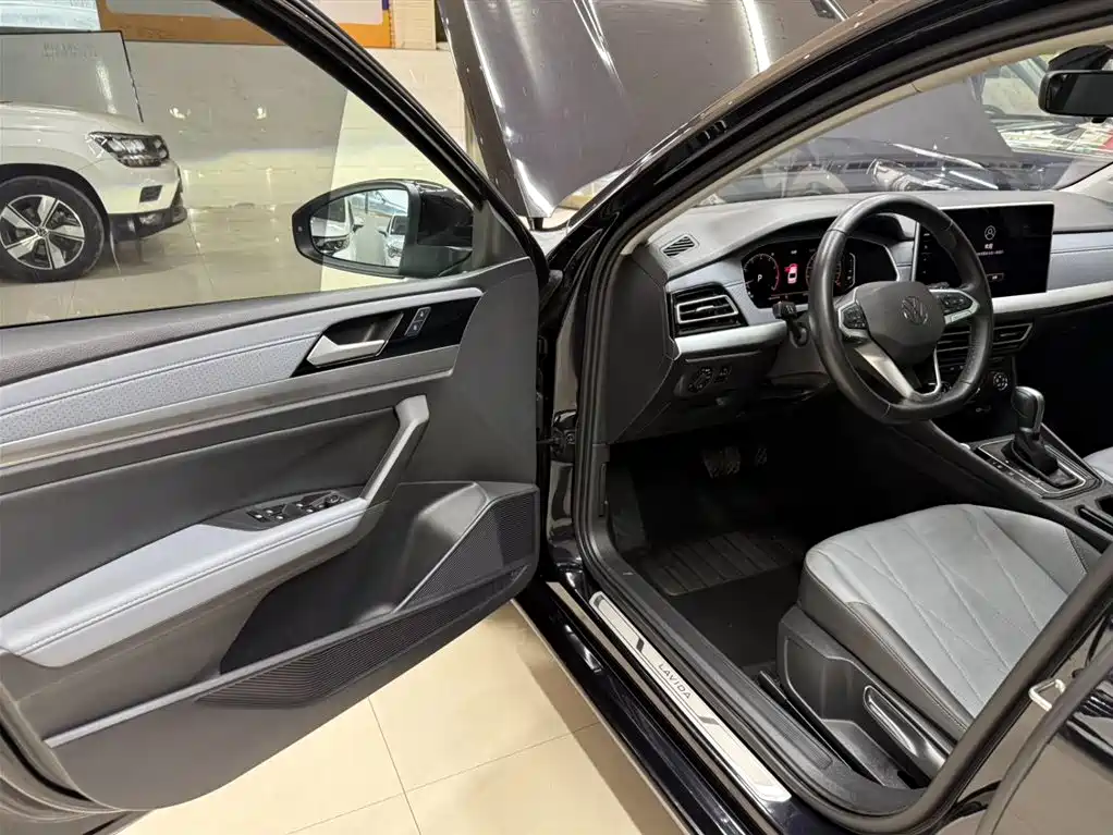 Volkswagen Lavida 2023 1.5L Automatic Starlight 5 Million Edition фото 8