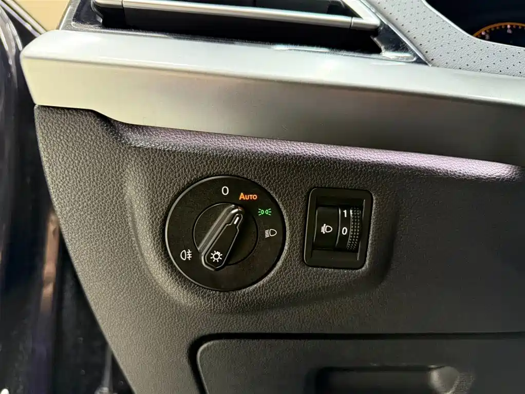 Volkswagen Lavida 2023 1.5L Automatic Starlight 5 Million Edition фото 20