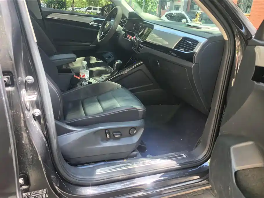 Volkswagen Tayron 2022 330TSI 2WD Luxury Smart Connect Edition фото 8