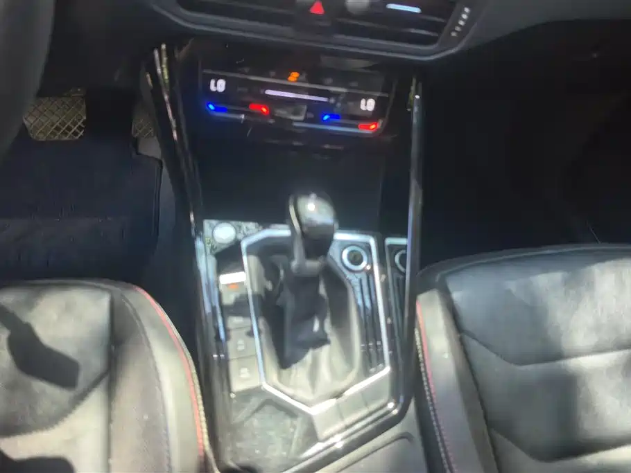 Volkswagen Tayron 2022 330TSI 2WD Luxury Smart Connect Edition фото 16