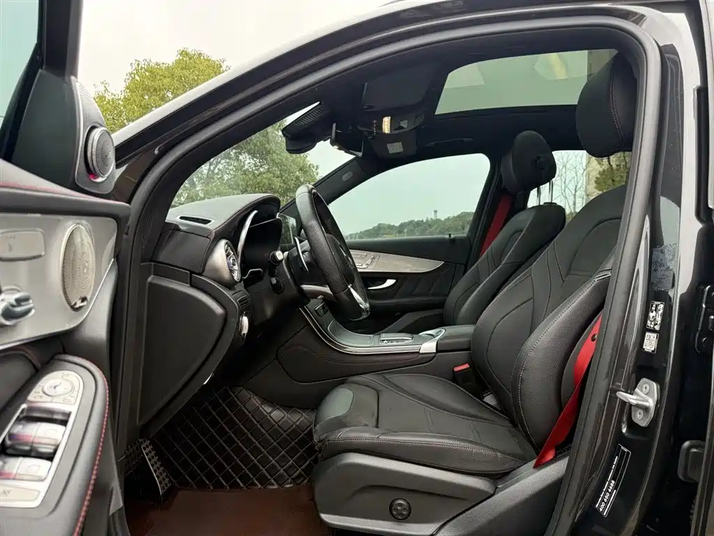 MERCEDES-BENZ GLC AMG