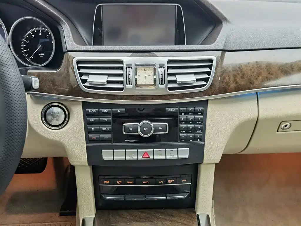 Mercedes-Benz E-Class 2015 E 200 L фото 12