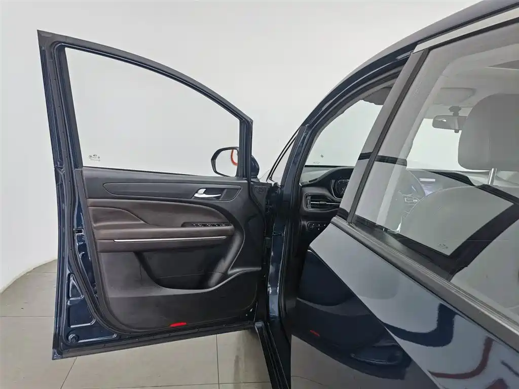 GAC Trumpchi Trumpchi M6 2019 270T DCT Luxury Edition (7-seater) (China VI) фото 8
