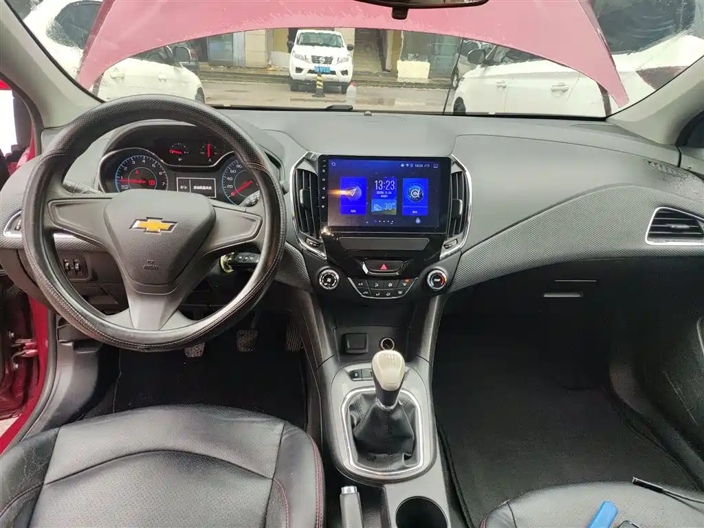 Chevrolet Cruze 2017 1.5L Manual Pioneer фото 6