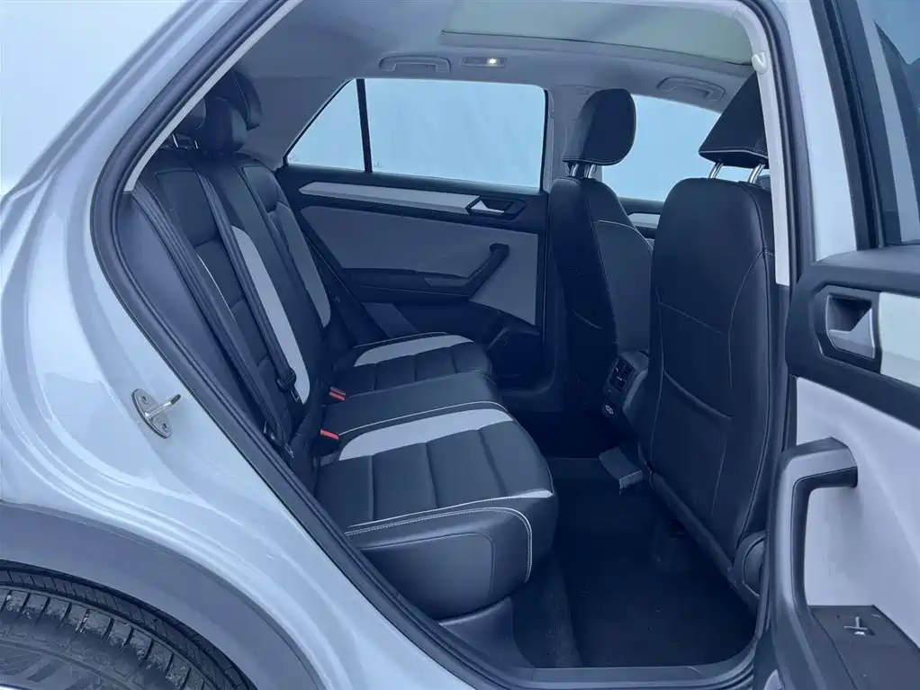 Volkswagen T-ROC 2023 280TSI DSG 2WD Time Edition фото 13