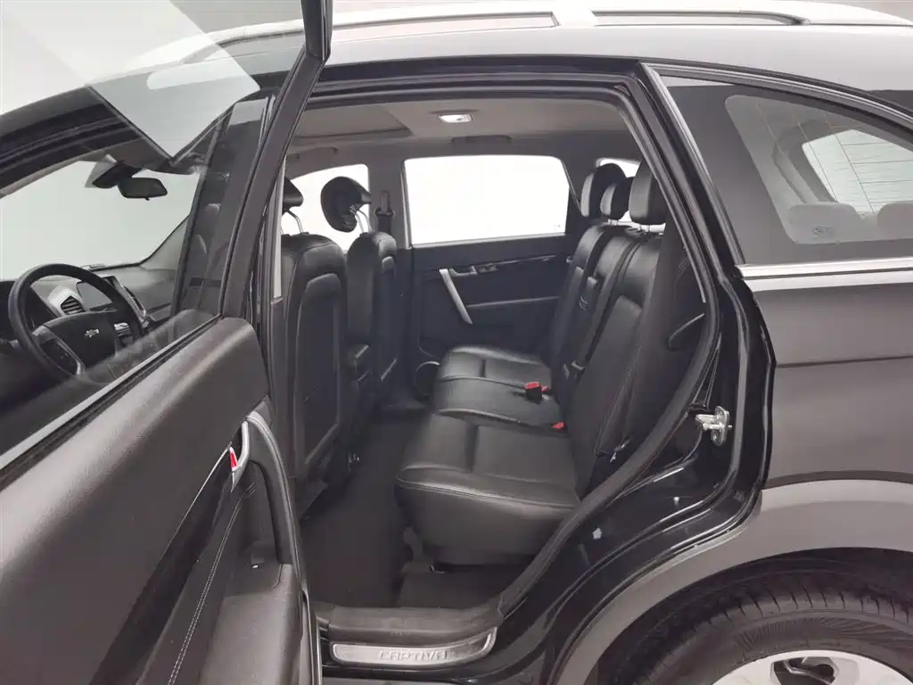 Chevrolet Captiva 2017 2.4L 2WD Luxury Edition 7-Seater фото 15