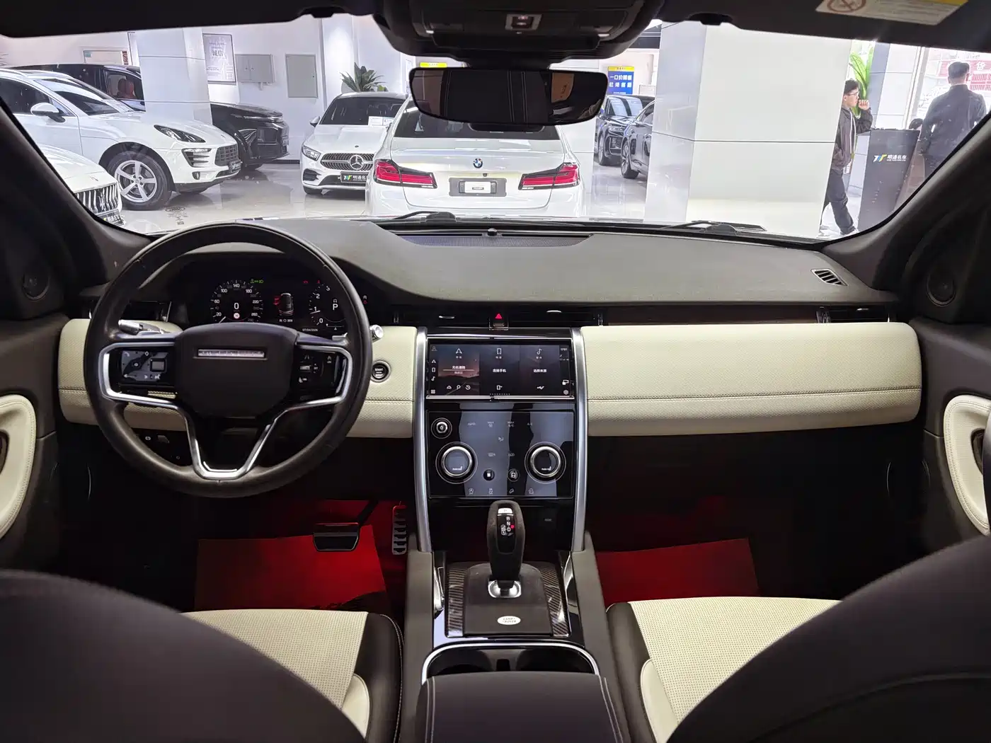 Land Rover Discovery Sport 2022 Model Facelift 249PS R-Dynamic S Performance Edition 5-seater фото 8