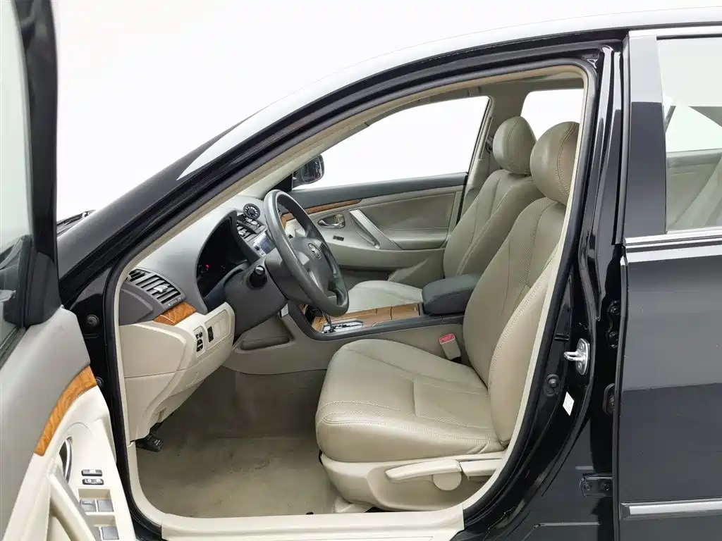 Toyota Camry 2011 200E Elite Sunroof Edition фото 10