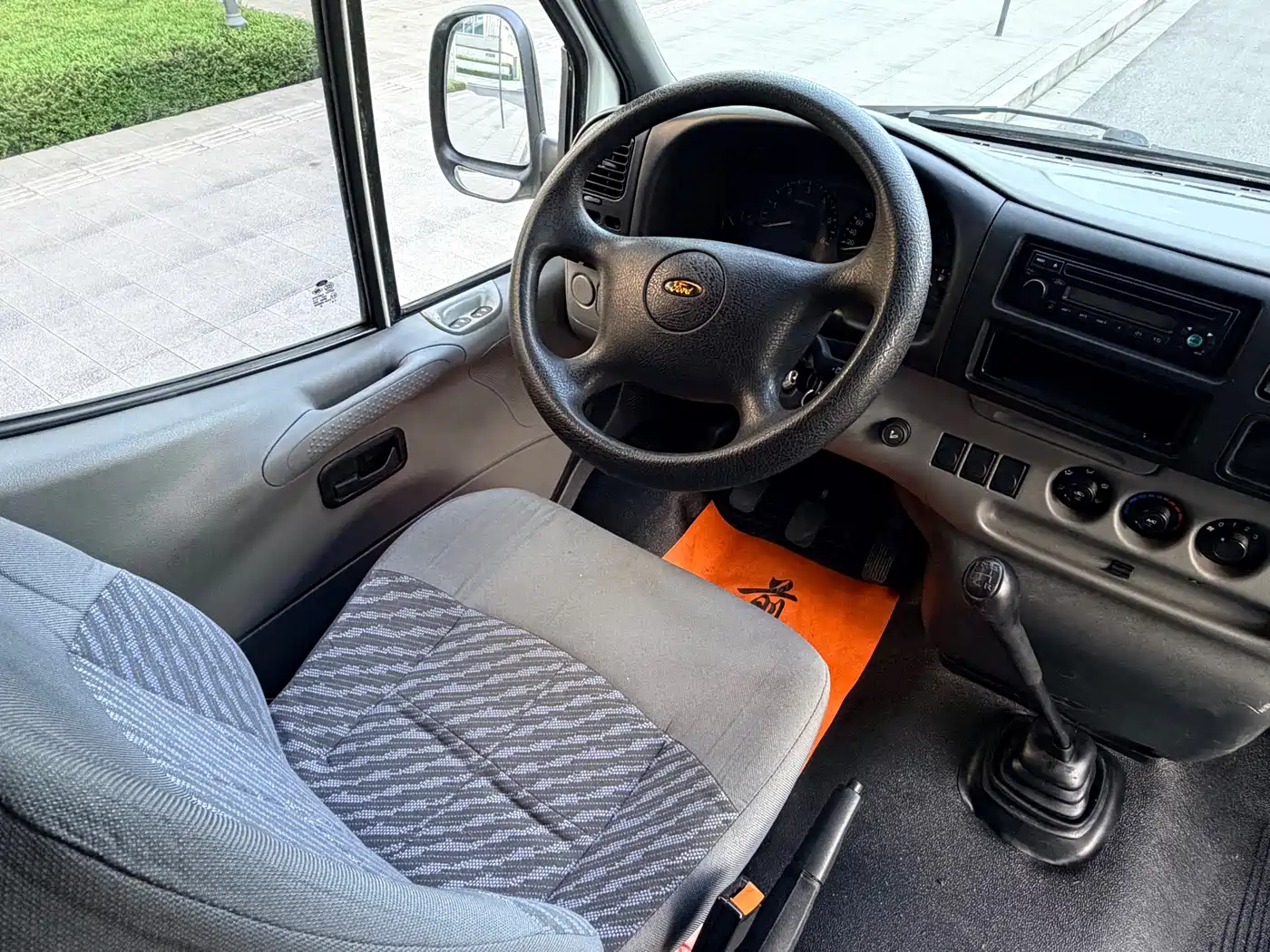 Ford Classic Transit 2015 2016 Model 2.8T Extended Wheelbase 17-Seater High Roof Dual Rear Wheel Ice White JX493ZLQ4
