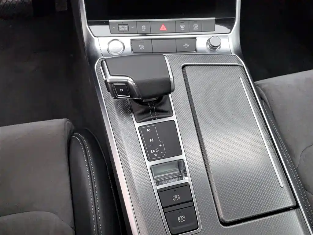 Audi A6L 2020 40 TFSI Luxury Dynamic фото 13