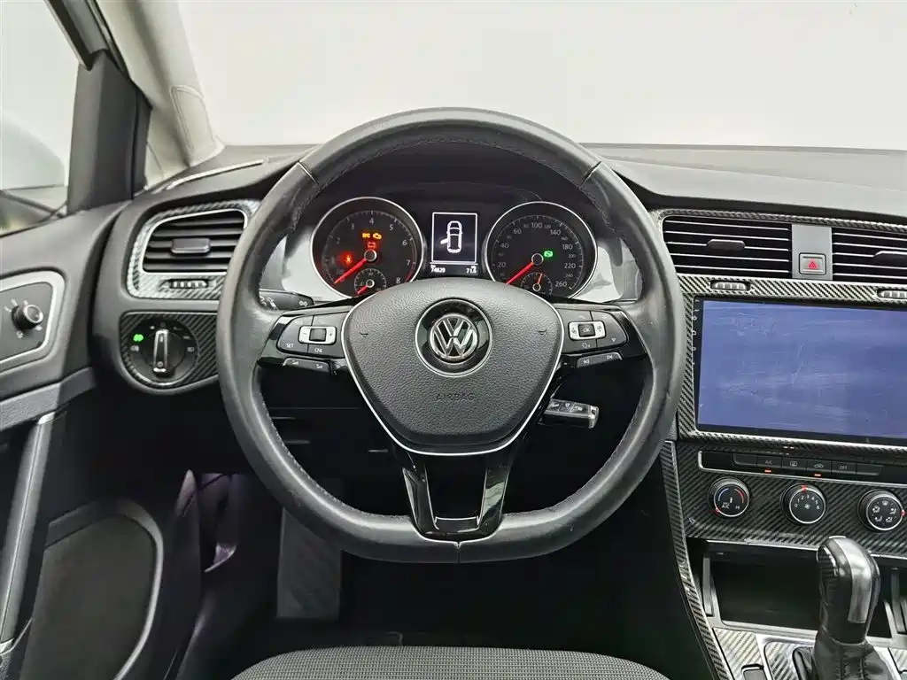 Volkswagen Golf 2018 1.6L Automatic Comfort фото 11