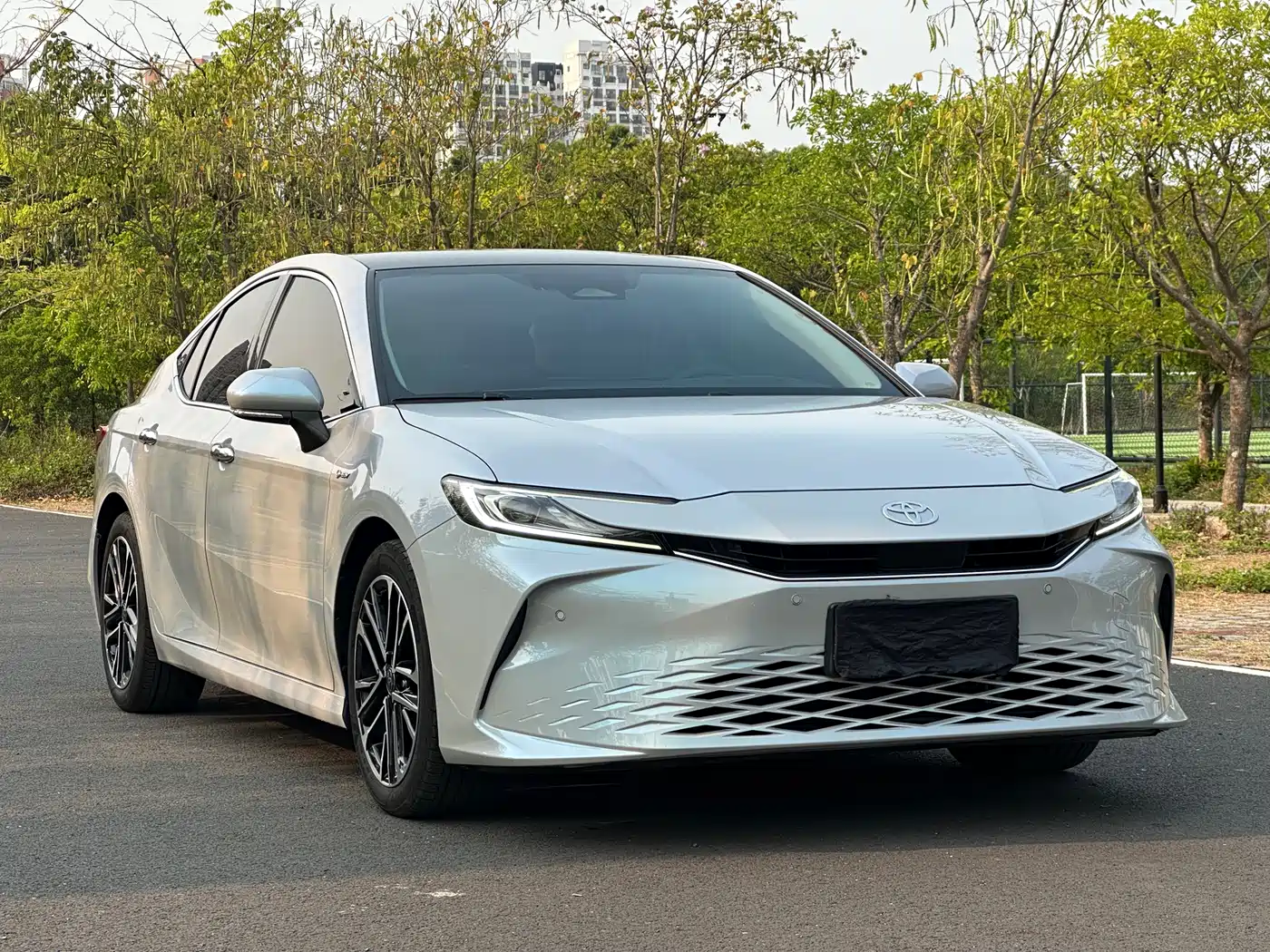 Toyota Camry 2024 Hybrid 2.0HGVP Luxury Edition фото 3